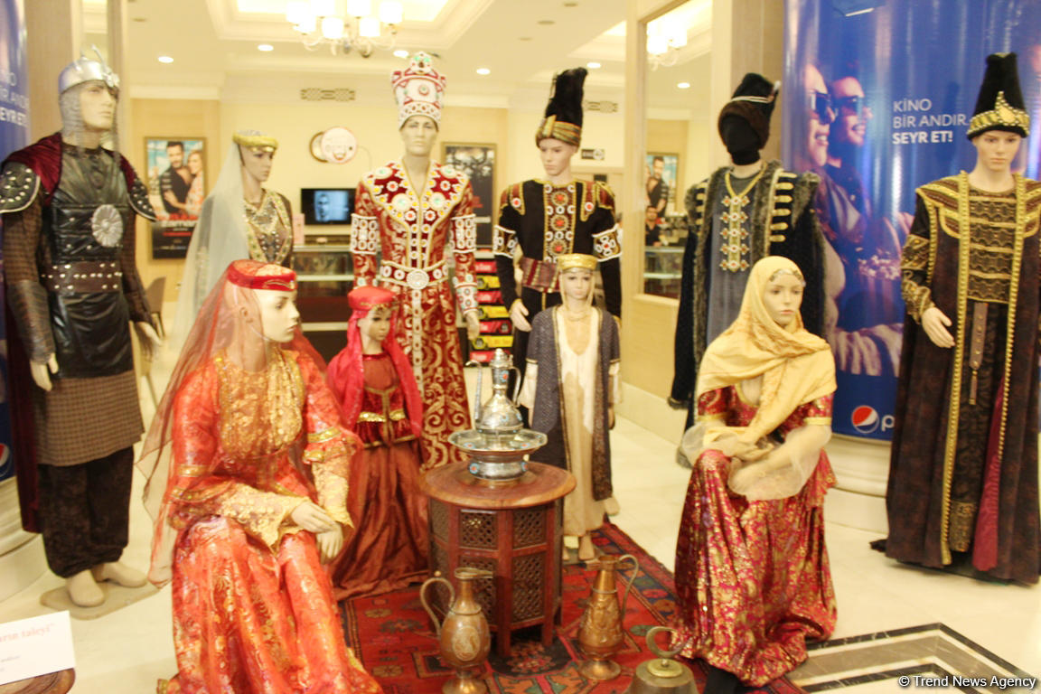 Exhibition of movie costumes opens in Baku [PHOTO]