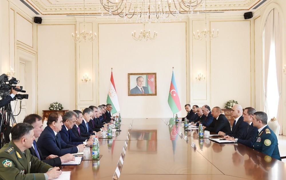 Presidents of Azerbaijan, Tajikistan hold expanded meeting