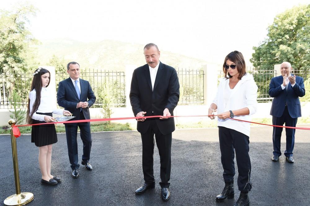 Azerbaijani president, First Lady open newly-built school in Lahij [PHOTO]
