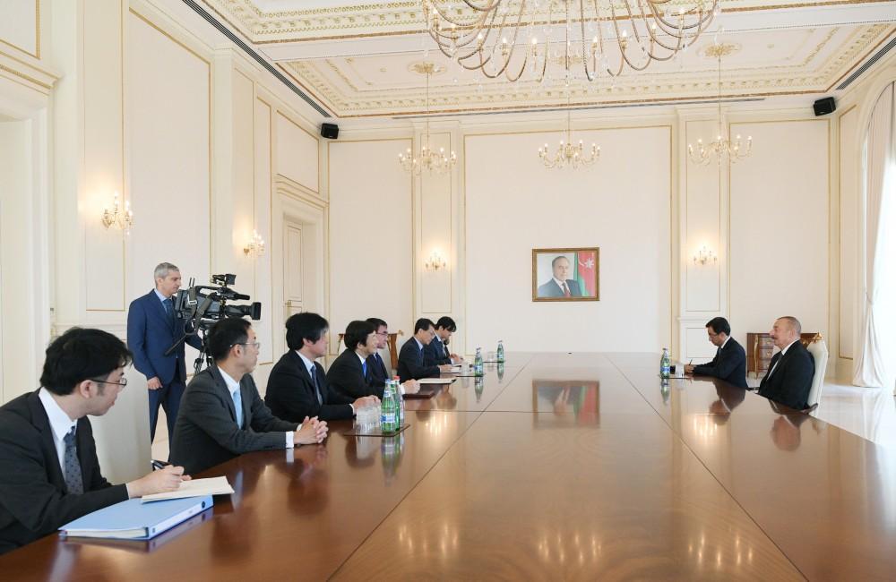 President Ilham Aliyev receives delegation led by Japanese Foreign Minister Taro Kono [PHOTO]