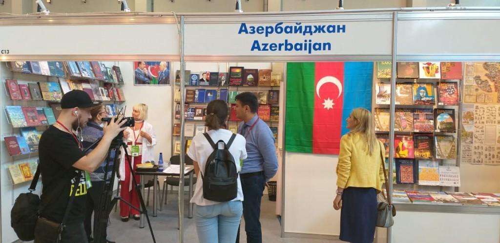 Azerbaijan's pavilion arouses great interest at Moscow book fair