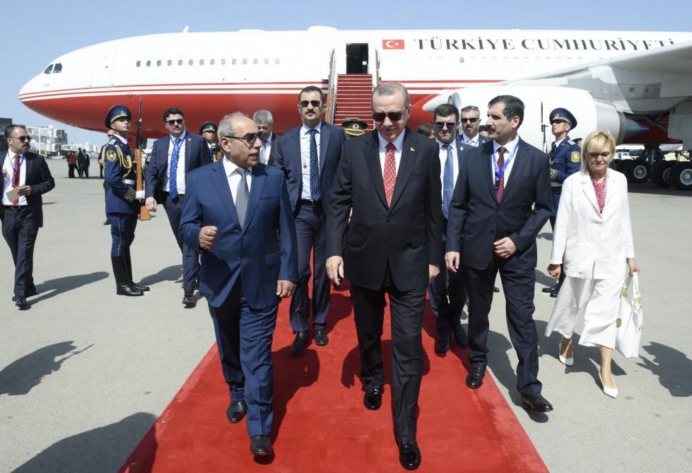 Turkish President Recep Tayyip Erdogan arrives in Azerbaijan for official visit [PHOTO]