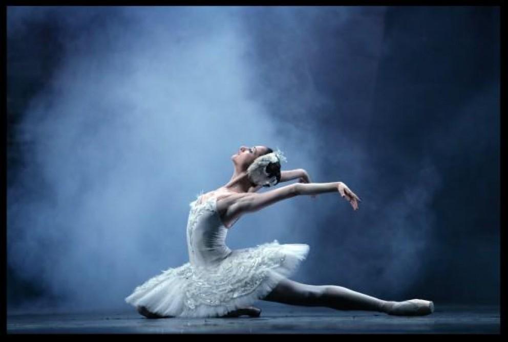 Italian and Russian ballet starts to perform in Baku