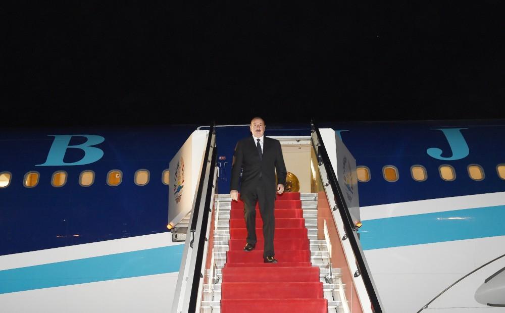 President Ilham Aliyev arrives in Tajikistan [PHOTO]