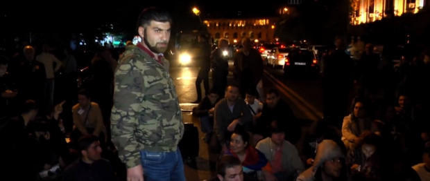 Protestors block parliament building in Yerevan