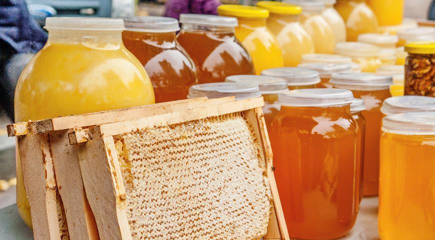 Over 100 tons of honey sold at Baku Fair