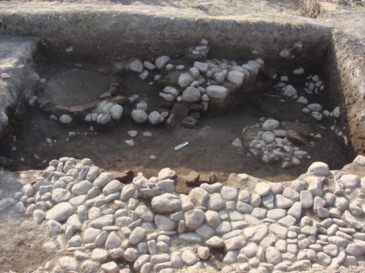 Unique cultural materials discovered in Shabran [PHOTO] - Gallery Image