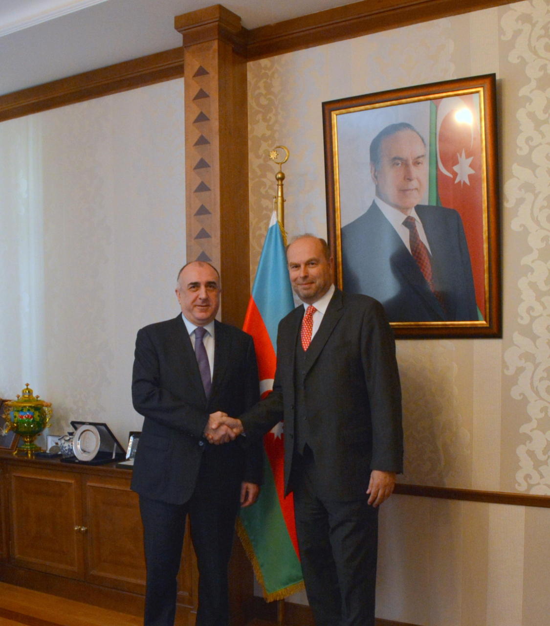 Azerbaijani FM receives outgoing Austrian ambassador