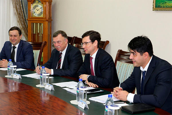 Uzbek minister, Siemens VP mull co-op issues