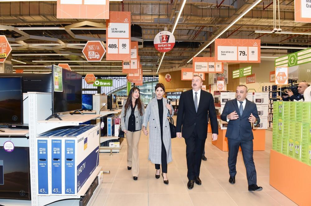 Azerbaijani president, First Lady inaugurate new "Bravo" supermarket in Baku [UPDATE]
