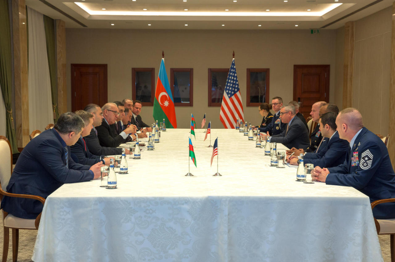 AZAL's president meets with Commander of US Transportation Command
