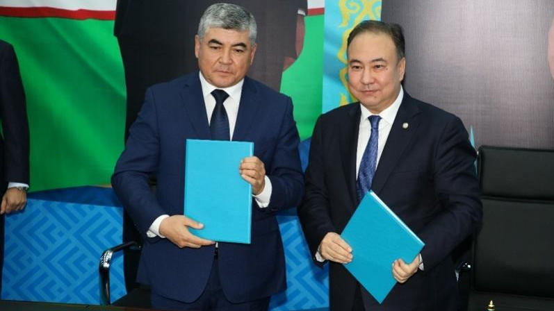 Kazakh, Uzbek regions sign cooperation agreement
