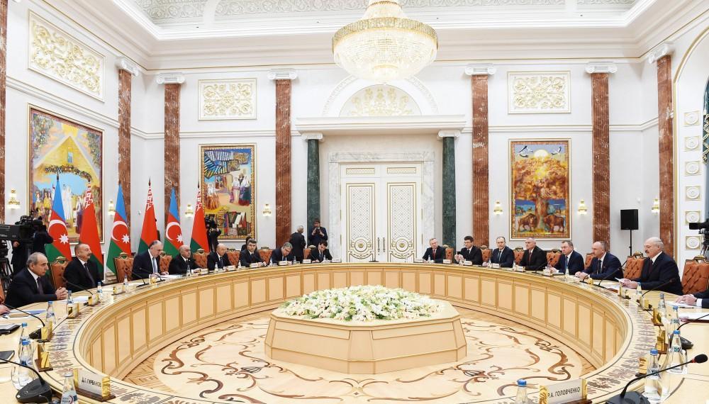 Azerbaijani, Belarus presidents hold expanded meeting [PHOTO]