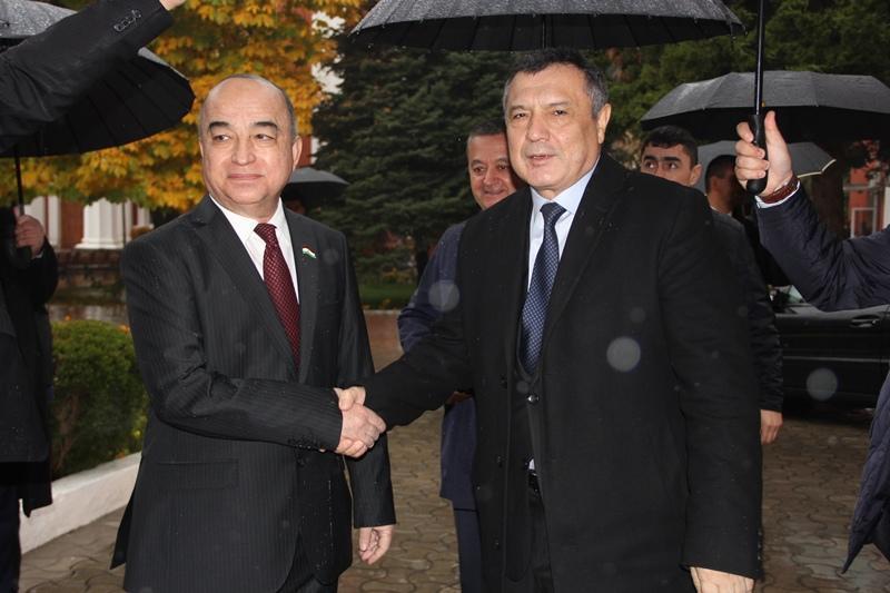 Tajikistan and Uzbekistan vow to boost bilateral inter-parliamentary cooperation