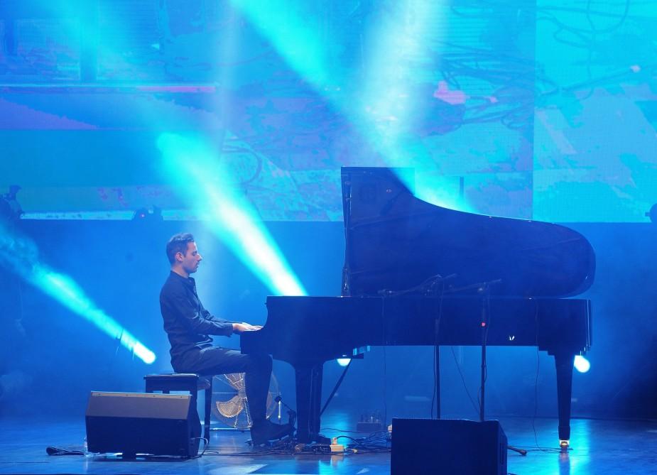 Hungarian pianist stuns Baku audience [PHOTO/VIDEO]