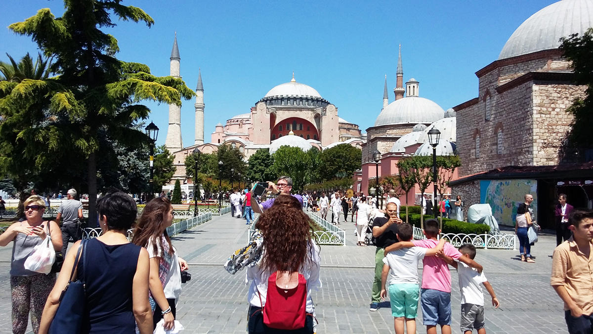 Almost 4 million tourists visit Turkey in October