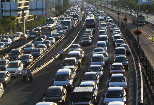Turkey reveals March revenues from transport taxation, toll roads