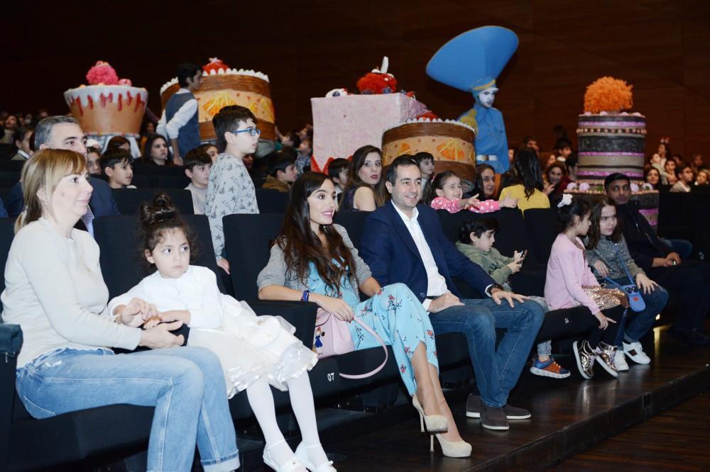 Heydar Aliyev Foundation's VP Leyla Aliyeva attends family mega-show “Jirtdan in the world of fairytales” [PHOTO]