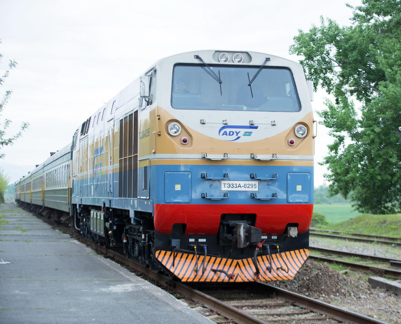 Trains of Azerbaijan Railways transport 20,000 passengers during holidays