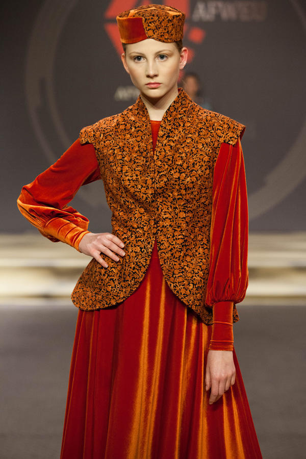 Gulnara Khalilova stuns fashion lovers at Istanbul Fashion Week [PHOTO]