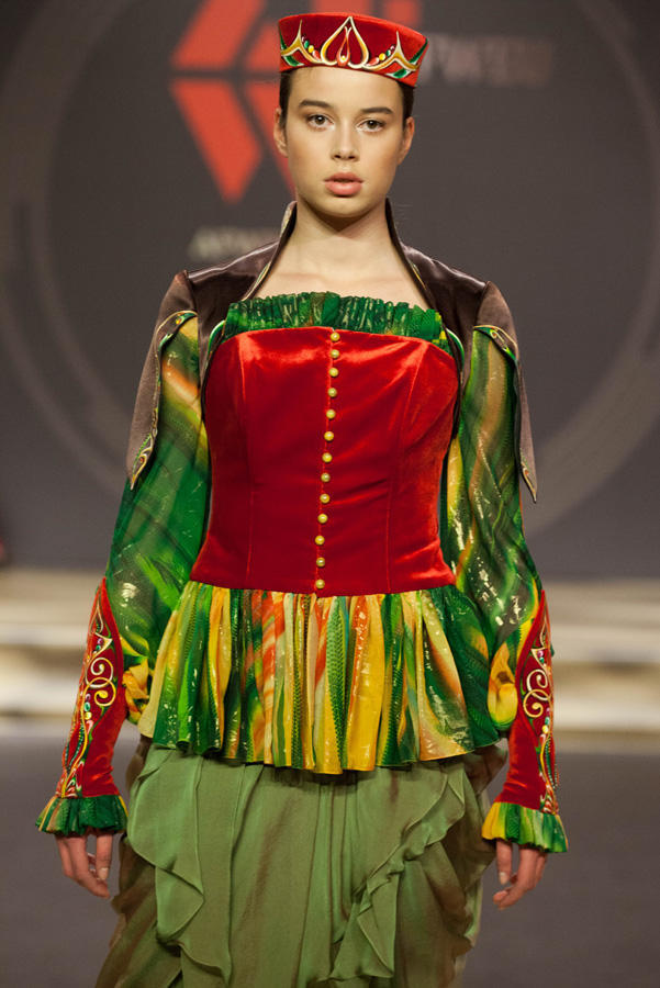 Gulnara Khalilova stuns fashion lovers at Istanbul Fashion Week [PHOTO]