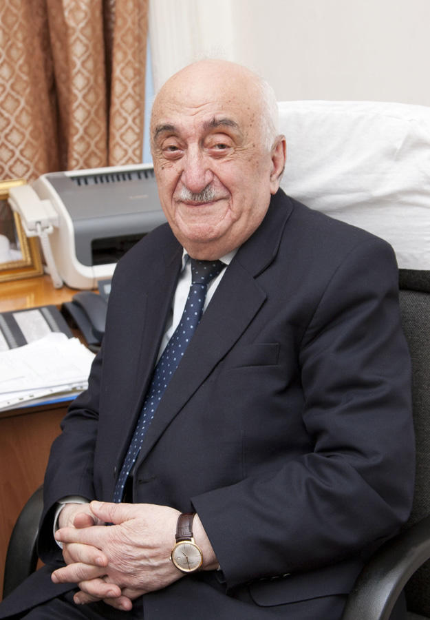 Azerbaijani academician awarded UN Order [PHOTO]