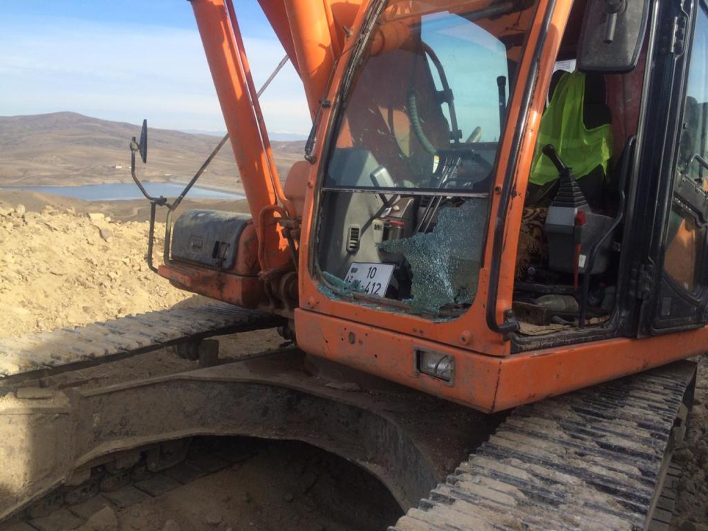 Armenian armed forces fire on excavator on Azerbaijani side again