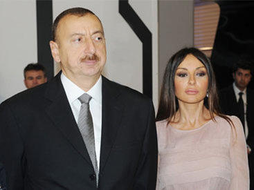 Azerbaijani president, first lady pay tribute to January 20 martyrs
