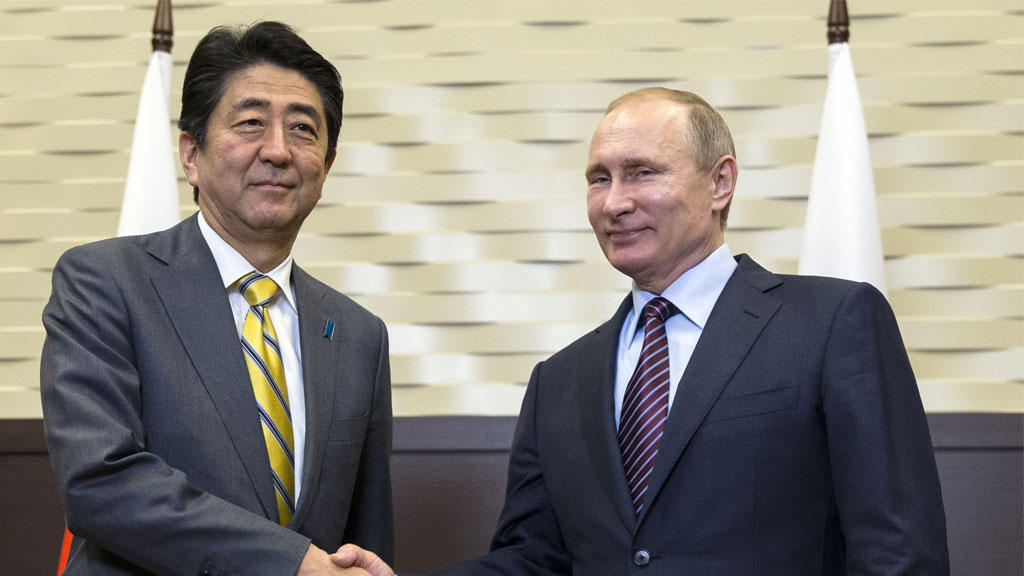 Putin and Abe to discuss peace treaty, bilateral cooperation on Tuesday