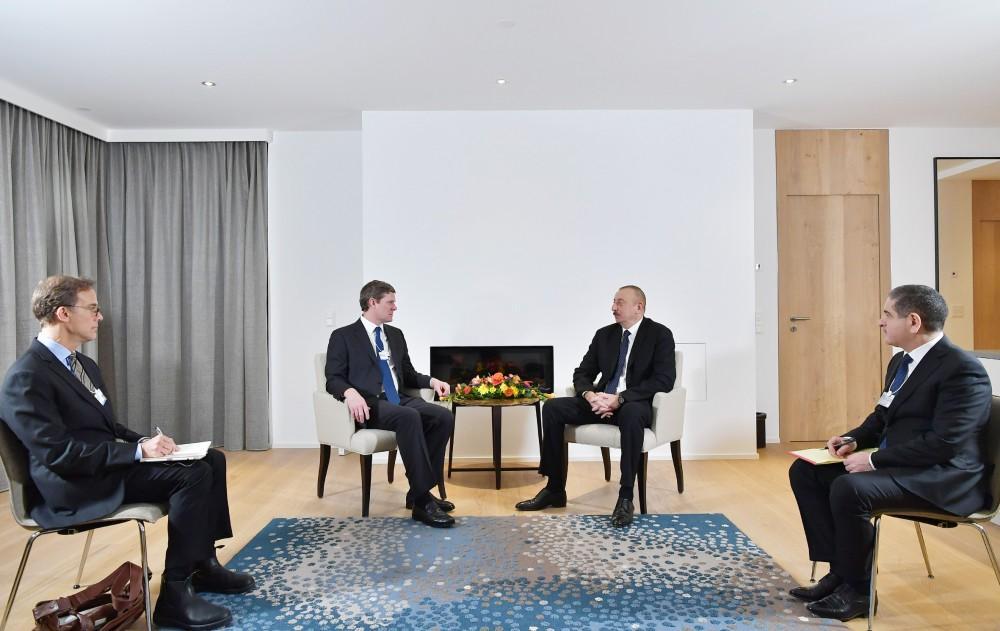 Azerbaijani president meets with Visa president in Davos [PHOTO]