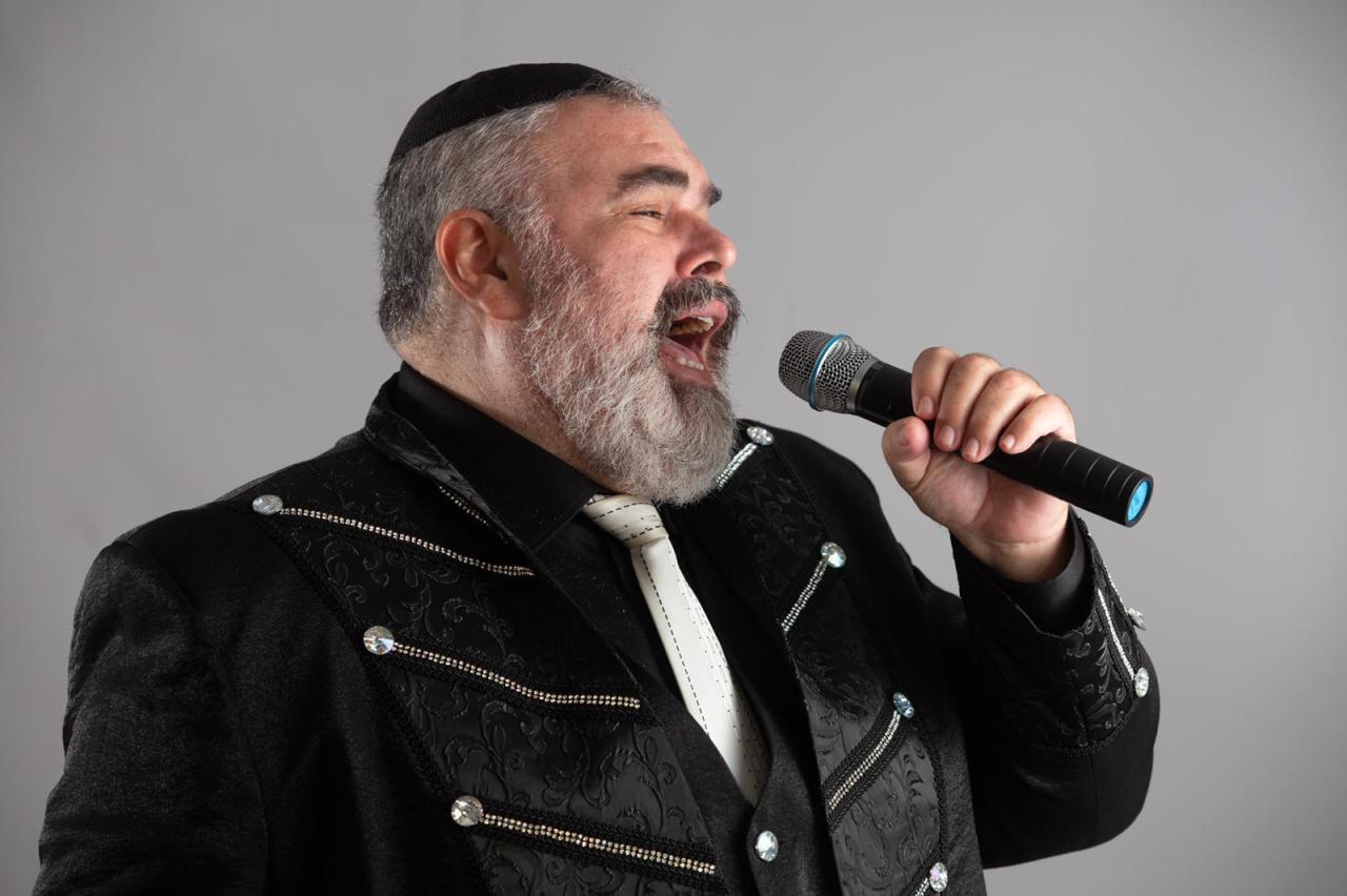 Famous Israeli singer to give concert in Baku [PHOTO]