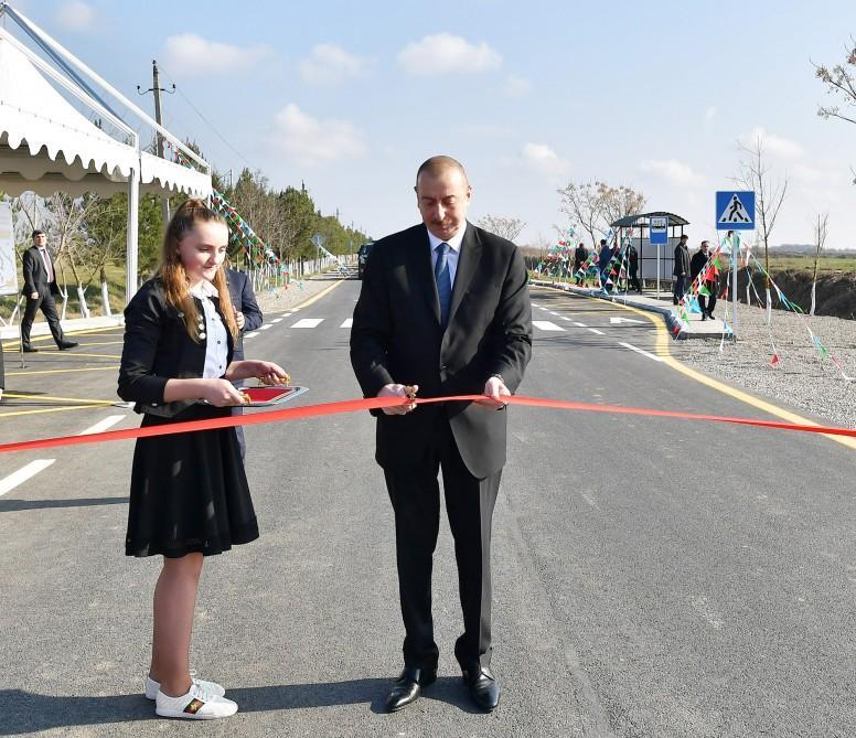 President Ilham Aliyev arrives in Beylagan for visit [UPDATE]