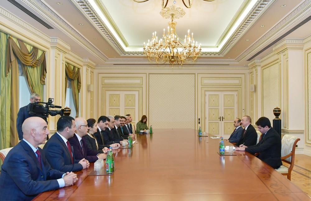 Ilham Aliyev receives delegation led by head of Turkey-Azerbaijan inter-parliamentary friendship group [PHOTO]