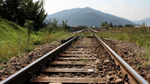 Pakistan intends to modernize railway with Iran