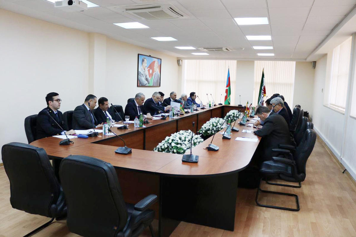 Azerbaijani, Iranian customs officials discuss e-government of transit operations [PHOTO]