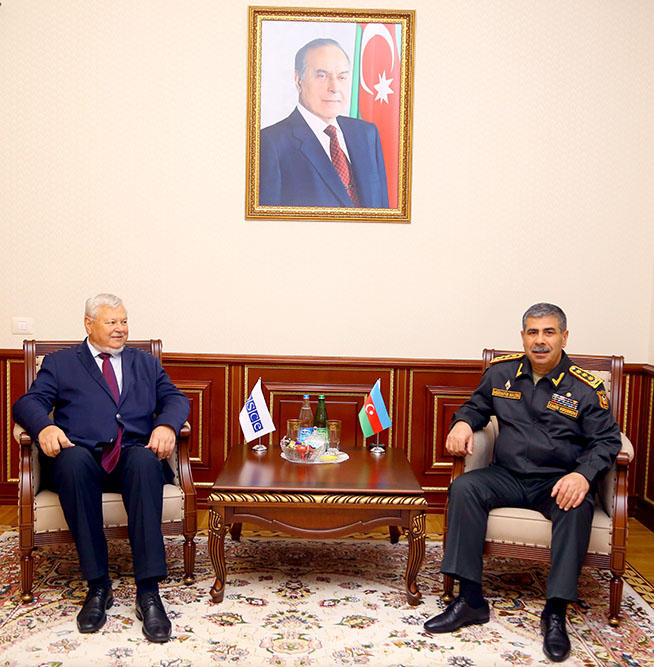 Azerbaijani defense minister meets personal representative of OSCE Chairman-in-Office