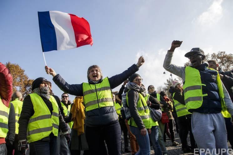 Thousands march in France in latest 'yellow vest' protests
