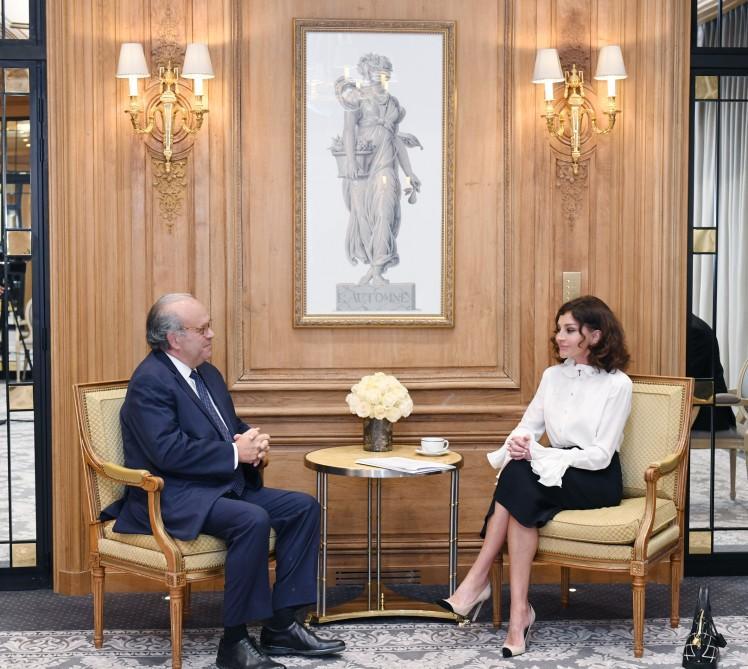 Azerbaijani First VP meets founder of French National Cancer Institute [PHOTO]