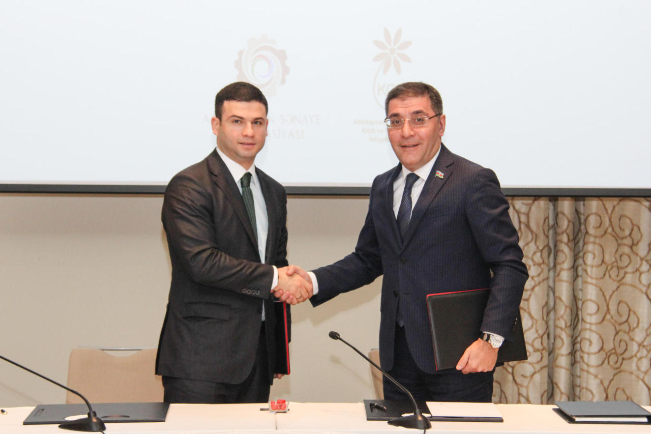 Azerbaijan’s Agency for Development of SMEs, AIC ink memo of co-op [PHOTO]