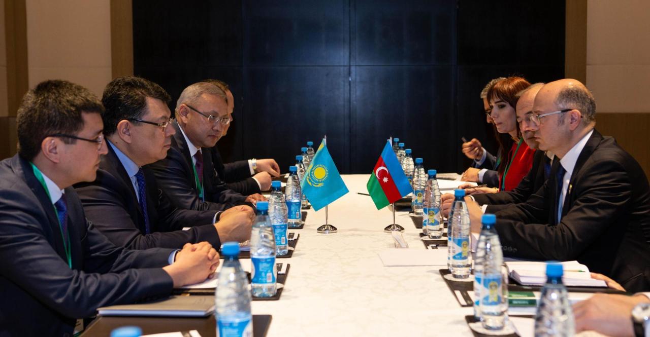 Kazakhstan may start supplying additional volumes of oil, LNG through Azerbaijan [PHOTO]