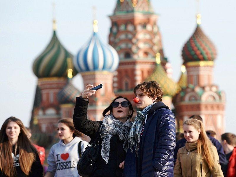 Which Russian cities attract most Azerbaijani tourists?