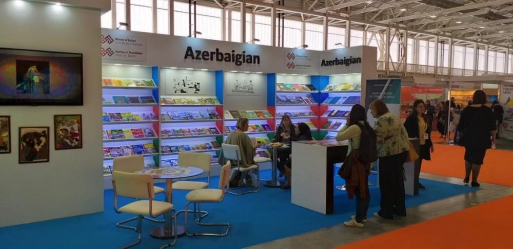 Azerbaijani books on display in Italy [PHOTO]