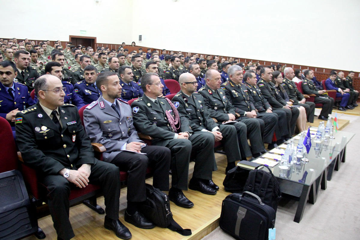 Director General of NATO’s International Military Staff visits Azerbaijan's War College [PHOTO]