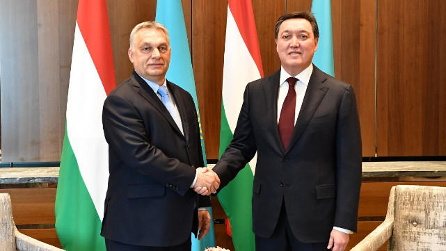 Kazakh, Hungarian PMs discuss cooperation