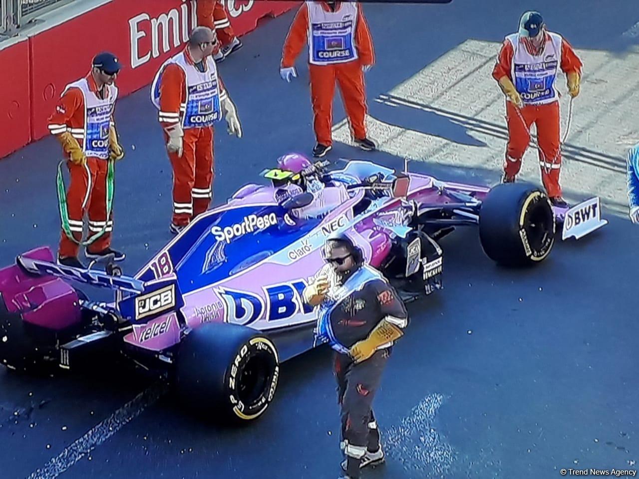 Accident at Formula 1 in Baku – car crashes into barrier [PHOTO]