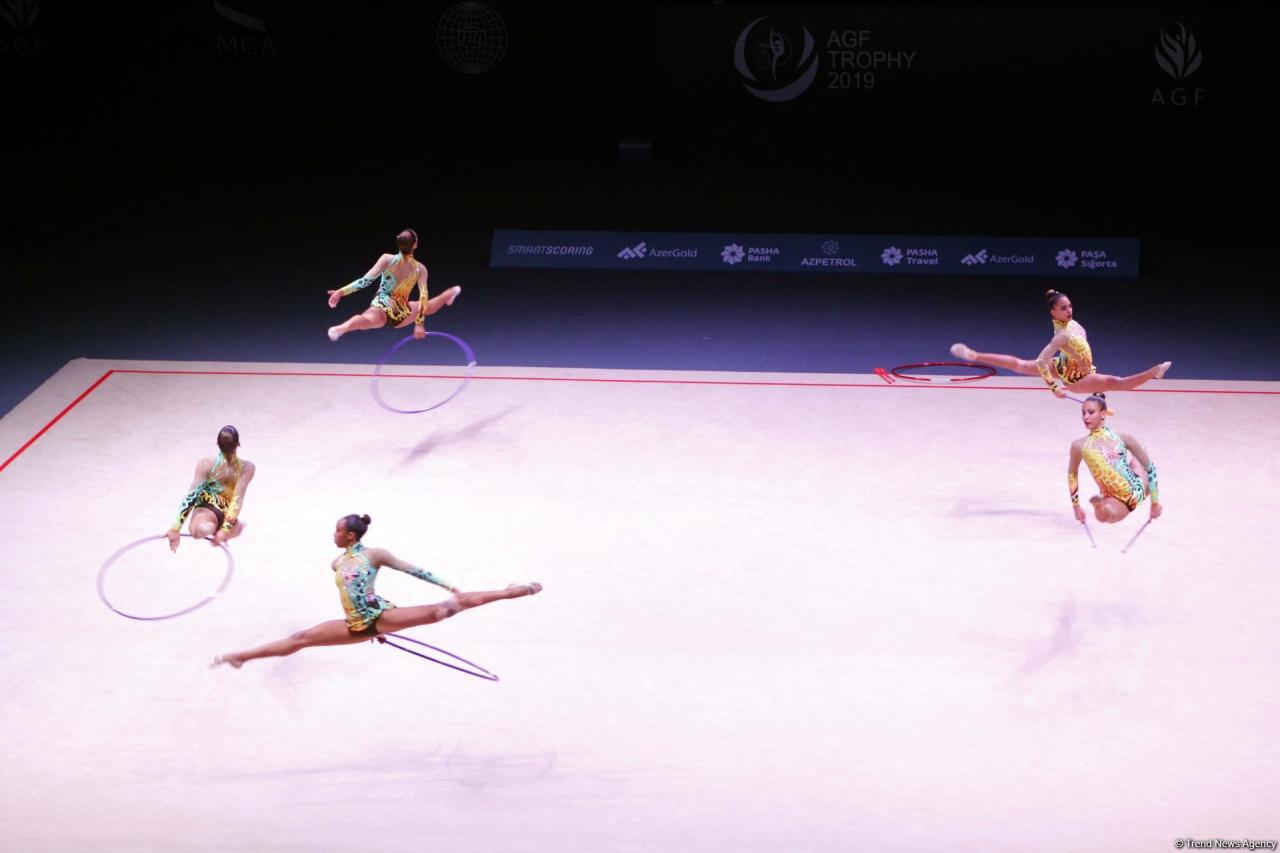 Qualifications of teams in group exercises with three hoops, two pairs of clubs held in World Cup [PHOTO]