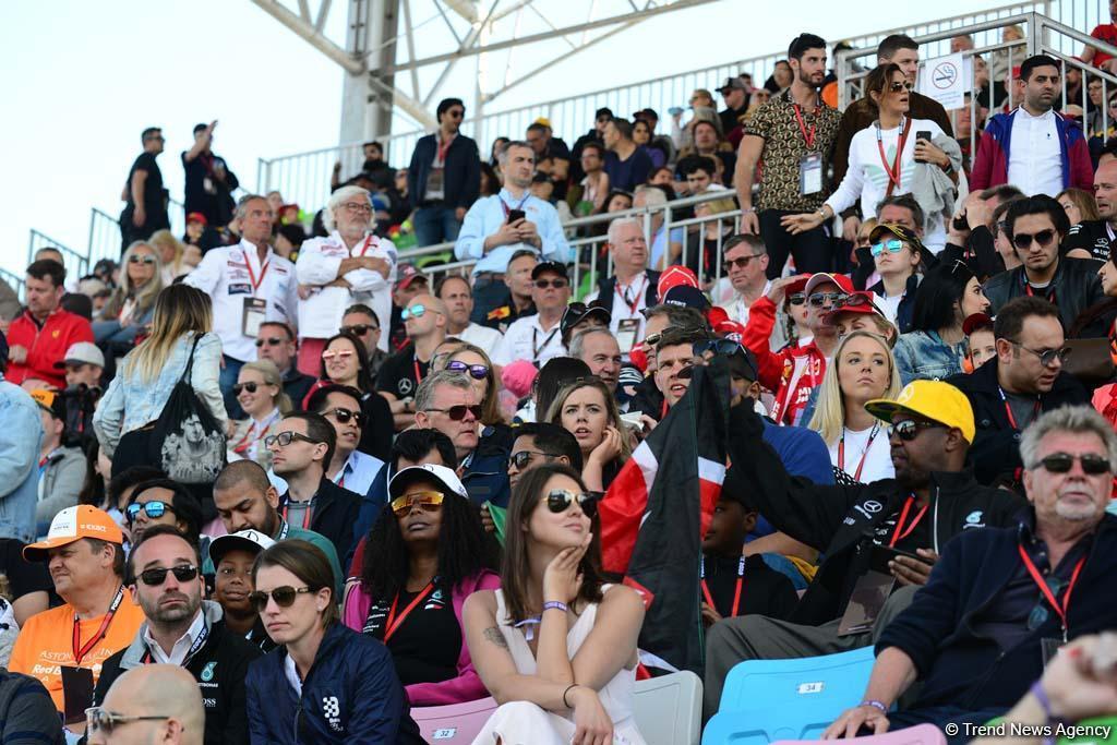 Baku’s residents and guests enjoying Formula 1 SOCAR Azerbaijan Grand Prix 2019 [PHOTO]