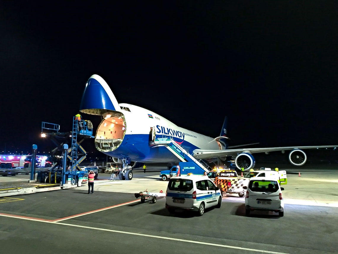 Azerbaijan’s Boeing 747 freighter lands at new Istanbul New Airport for first time [PHOTO]