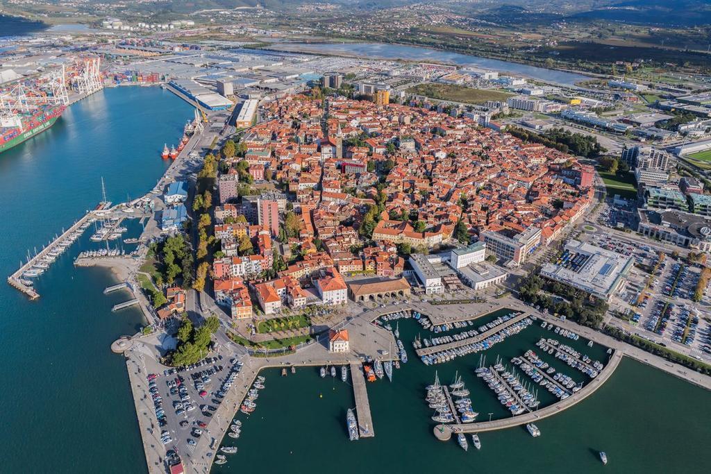 Slovenia offers its Koper port to Azerbaijani companies