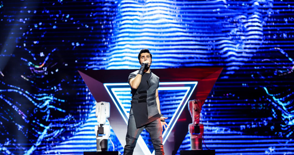 Azerbaijan’s Chingiz holds first rehearsal at Eurovision stage [PHOTO/VIDEO]
